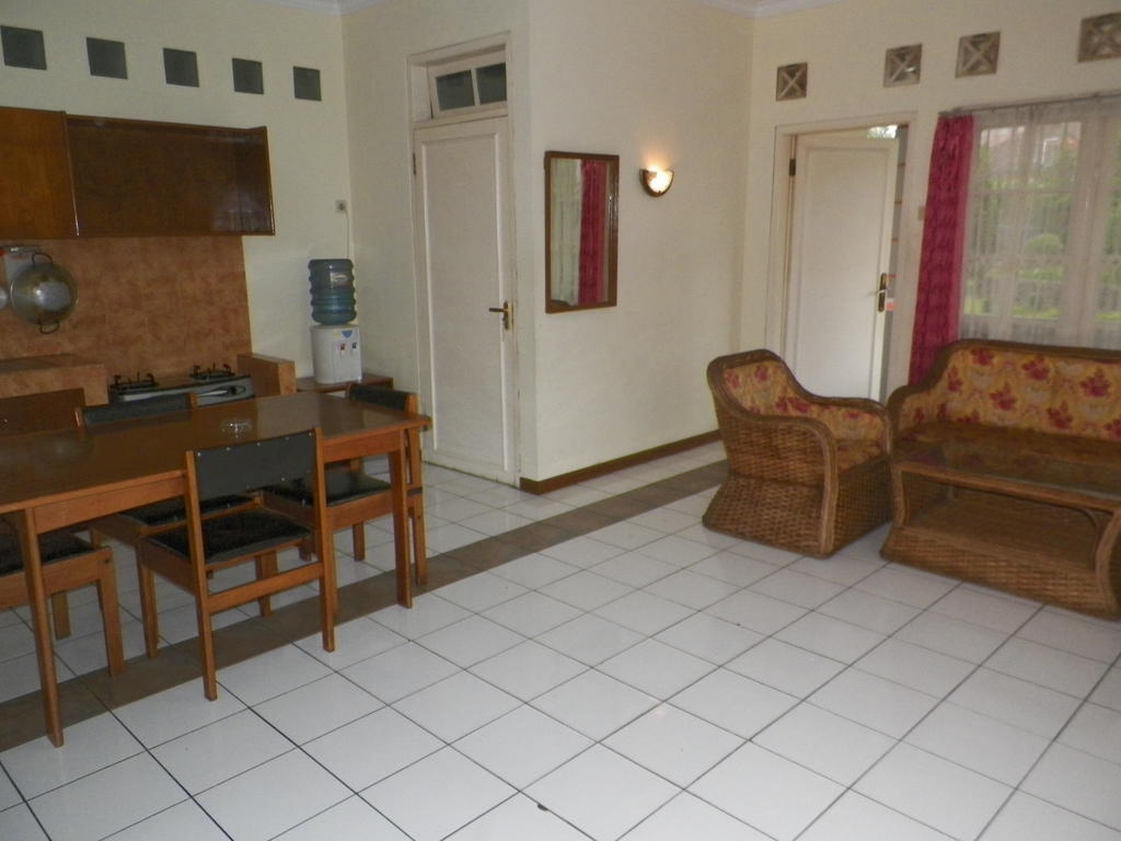 Hotel Puspa Sari Redpartner Ciater Δωμάτιο φωτογραφία